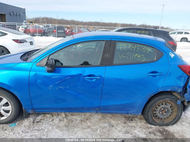 3MYDLBJV0LY711983 Toyota Yaris Le/xle