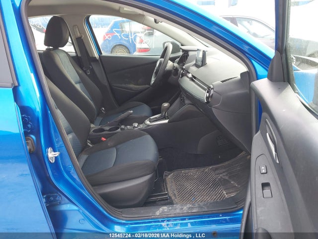 3MYDLBJV0LY711983 Toyota Yaris Le/xle