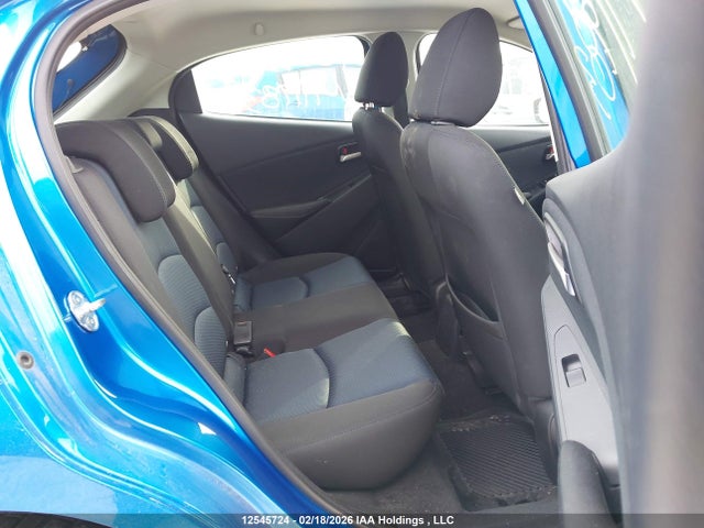 3MYDLBJV0LY711983 Toyota Yaris Le/xle
