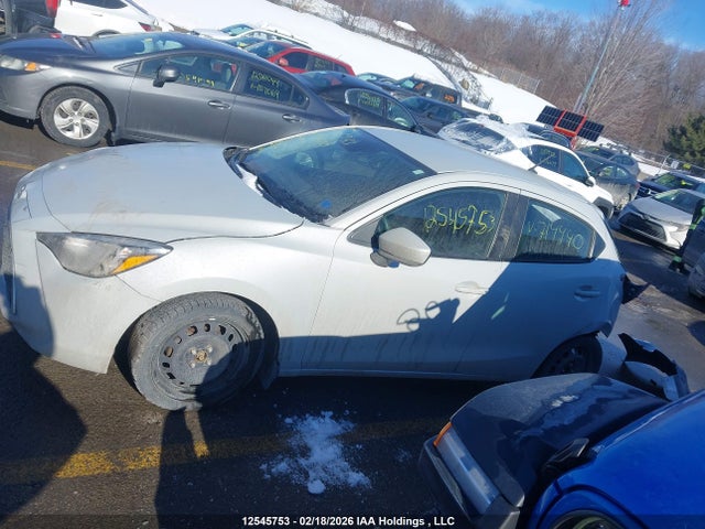 3MYDLBJVXLY714440 Toyota Yaris Xle