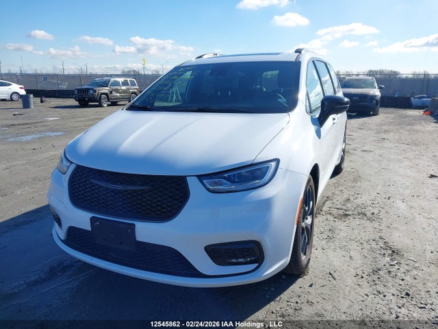 Chrysler Pacifica Limited 2025 2C4RC1GG6SR582024 Image 2