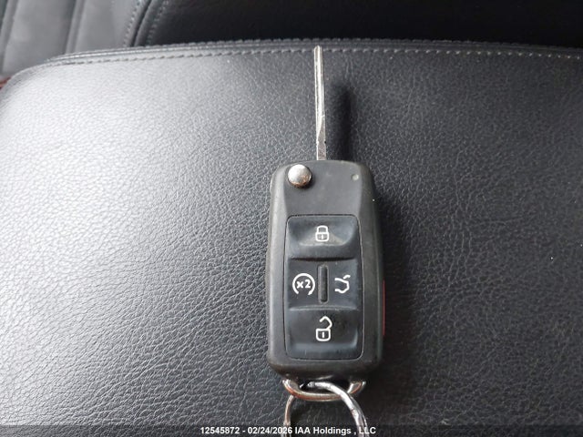 12545872 :رقم المزاد ، 1VWCN7A3XDC101502 vin ، 2013 Volkswagen Passat Sel مزاد بيع