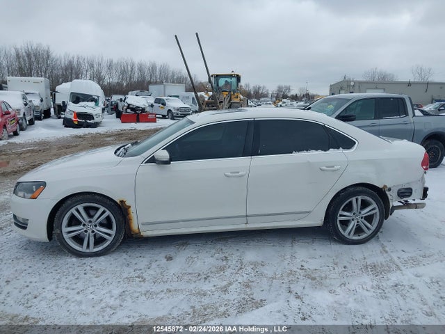 12545872 :رقم المزاد ، 1VWCN7A3XDC101502 vin ، 2013 Volkswagen Passat Sel مزاد بيع