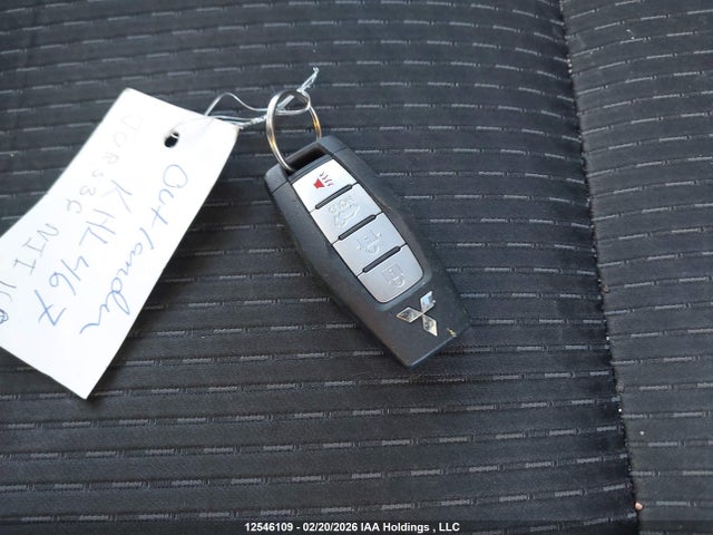 JA4J4UA8XNZ615110 Mitsubishi Outlander Se/black Edition