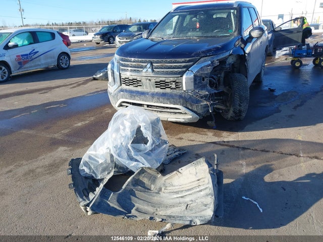 JA4J4UA8XNZ615110 Mitsubishi Outlander Se/black Edition