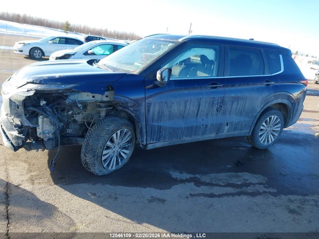 JA4J4UA8XNZ615110 Mitsubishi Outlander Se/black Edition