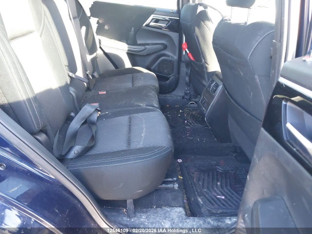 JA4J4UA8XNZ615110 Mitsubishi Outlander Se/black Edition