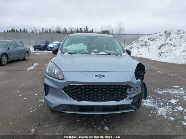 1FMCU9G64NUB28429 Ford ESCAPE SE