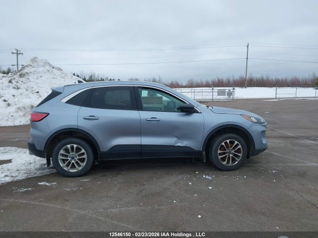 1FMCU9G64NUB28429 Ford ESCAPE SE