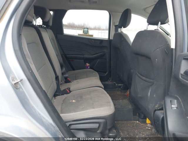1FMCU9G64NUB28429 Ford ESCAPE SE