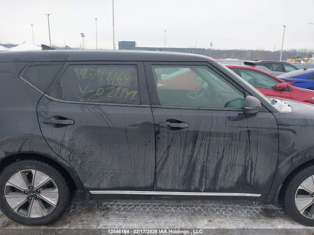 12546164 :رقم المزاد ، KNDJ23A29P7029949 vin ، 2023 Kia Soul Ev Premium مزاد بيع