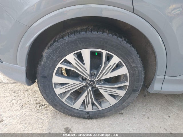 2024 Audi Q4 E-tron მანქანა იყიდება აუქციონზე, vin: WA1GUAFZ8RP086218, აუქციონის ნომერი: 12546224