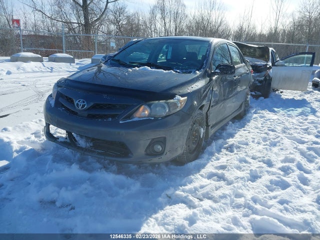 12546335 :رقم المزاد ، 2T1BU4EE1DC927562 vin ، 2013 Toyota Corolla مزاد بيع