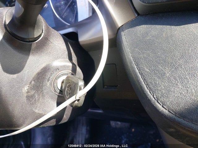 2T3BFREV1HW599076 Toyota RAV4 LE