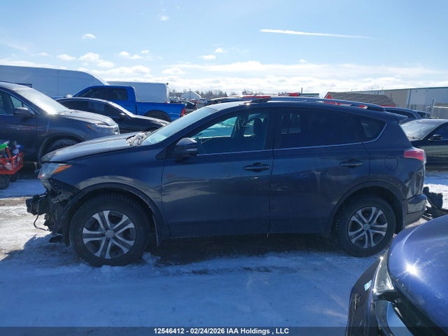 2T3BFREV1HW599076 Toyota RAV4 LE