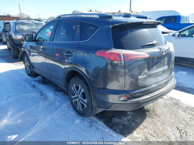 2T3BFREV1HW599076 Toyota RAV4 LE