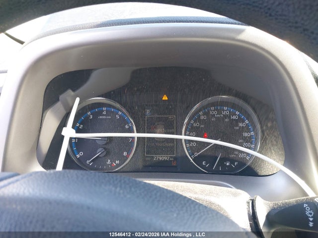 2T3BFREV1HW599076 Toyota RAV4 LE