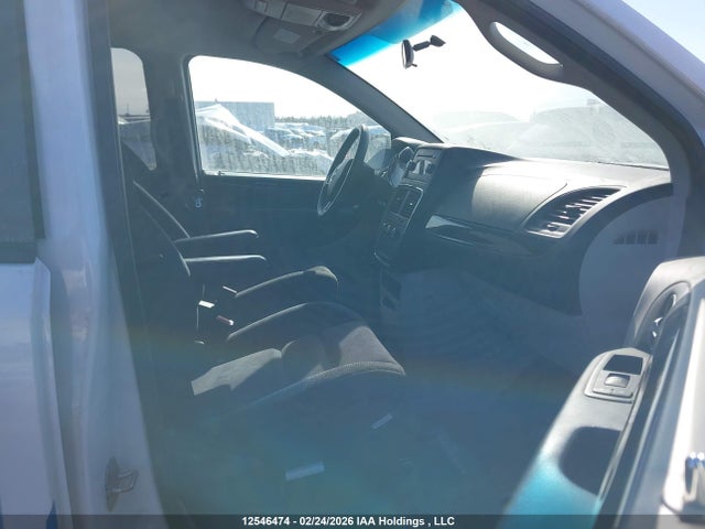 2C4RDGBG3ER243426 Dodge Grand Caravan Se