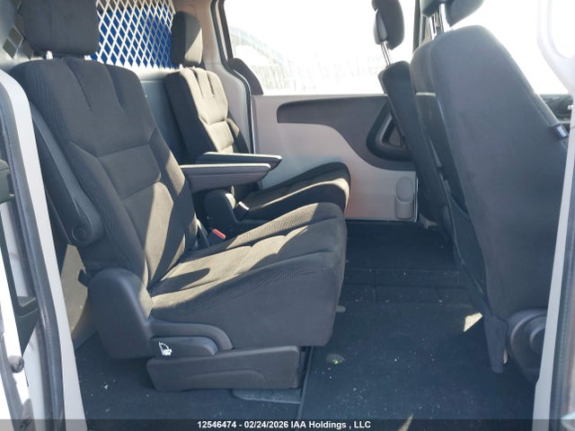 2C4RDGBG3ER243426 Dodge Grand Caravan Se