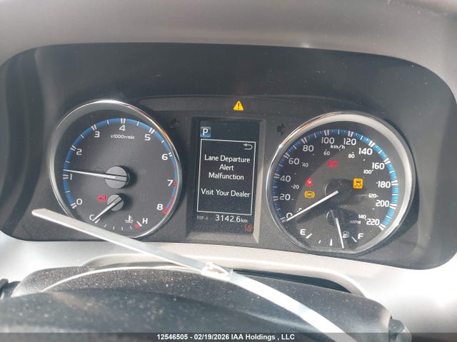 2T3ZFREVXHW346448 Toyota RAV4 LE
