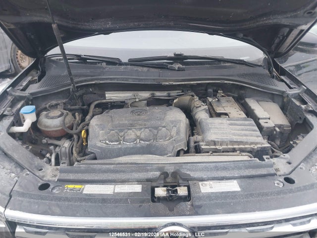 3VV4B7AX5JM194220 Volkswagen Tiguan