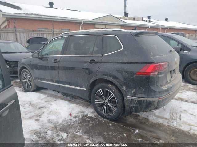 3VV4B7AX5JM194220 Volkswagen Tiguan