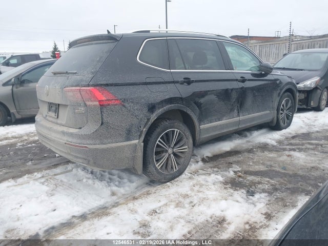 3VV4B7AX5JM194220 Volkswagen Tiguan
