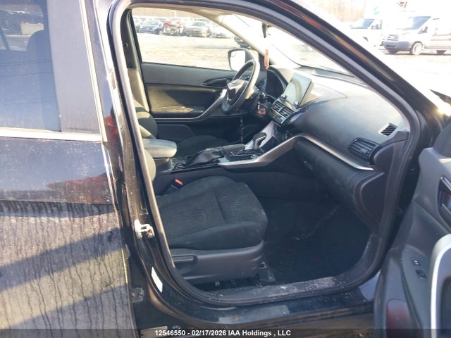 JA4ATUAA9NZ601561 Mitsubishi Eclipse Cross Es