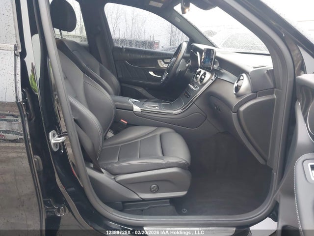 W1N0G8EB4NV386543 Mercedes-Benz Glc 300 4matic