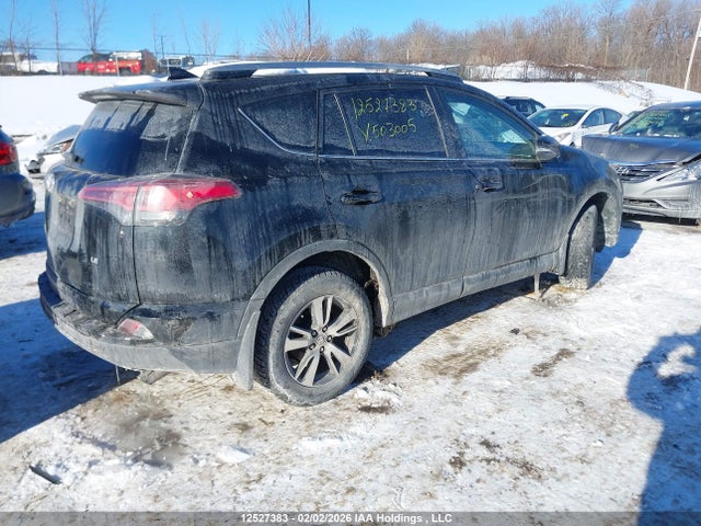 2T3ZFREV9JW503005 Toyota RAV4 LE