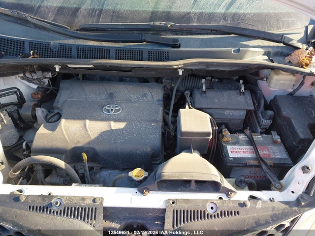 5TDXK3DC6FS610408 Toyota Sienna Se 8 Passenger