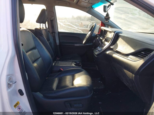 5TDXK3DC6FS610408 Toyota Sienna Se 8 Passenger