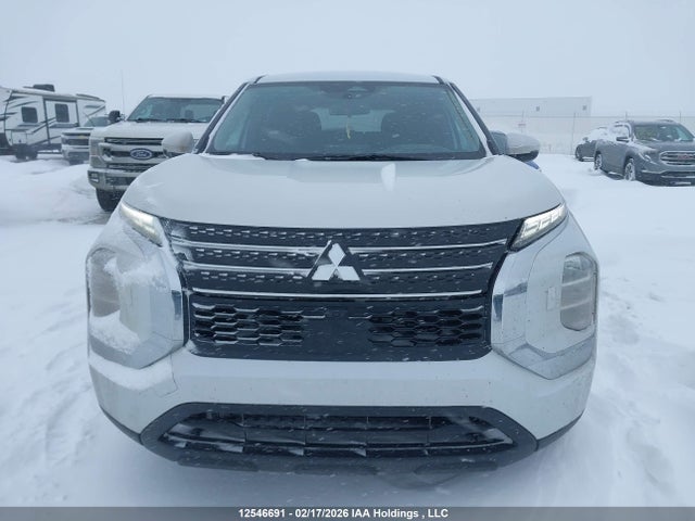 JA4T5TA94PZ619665 Mitsubishi Outlander Es