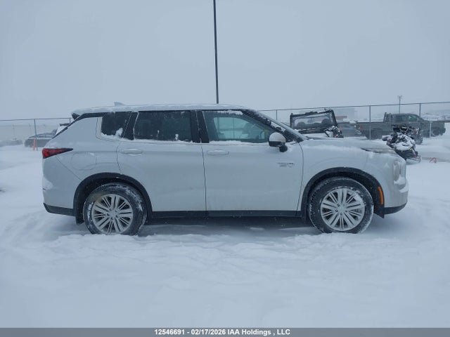 JA4T5TA94PZ619665 Mitsubishi Outlander Es