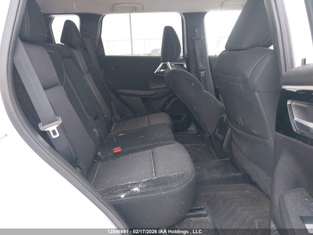 JA4T5TA94PZ619665 Mitsubishi Outlander Es