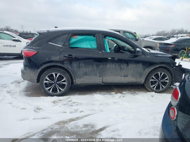 1FMCU9G6XNUB37362 Ford ESCAPE SE