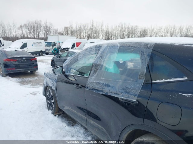 1FMCU9G6XNUB37362 Ford ESCAPE SE