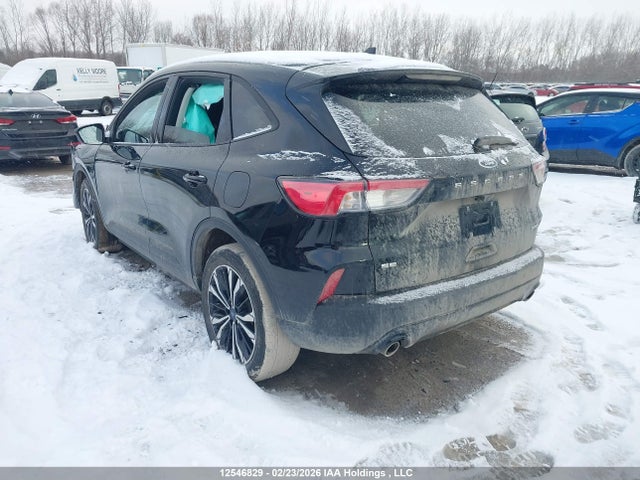 1FMCU9G6XNUB37362 Ford ESCAPE SE
