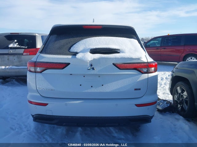 JA4J4UA82RZ626737 Mitsubishi Outlander Es