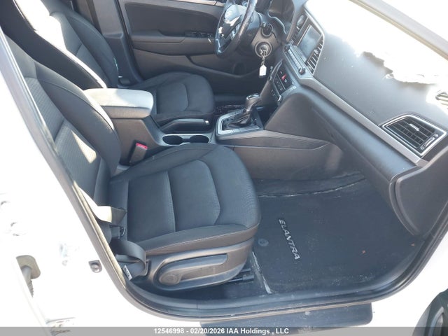 KMHD84LFXHU140560 Hyundai Elantra Se/value/limited