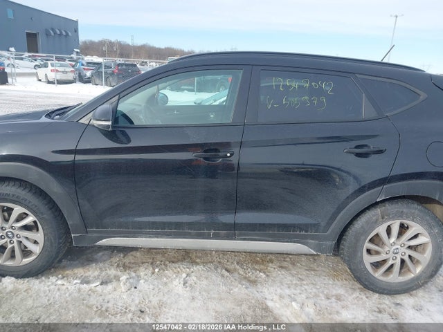 KM8J3CA43HU505979 Hyundai Tucson Limited/sport And Eco/se