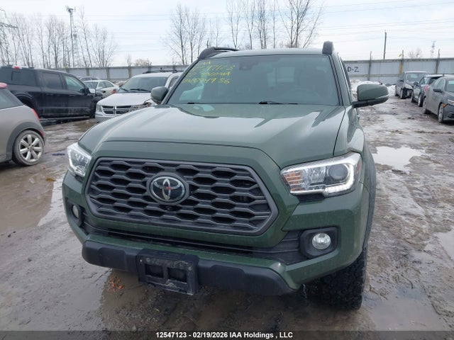 3TYCZ5AN4NT094936 Toyota Tacoma Double Cab/sr/sr5/trd Sport/trd Off Road/trd Pro
