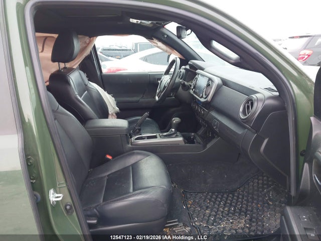 3TYCZ5AN4NT094936 Toyota Tacoma Double Cab/sr/sr5/trd Sport/trd Off Road/trd Pro