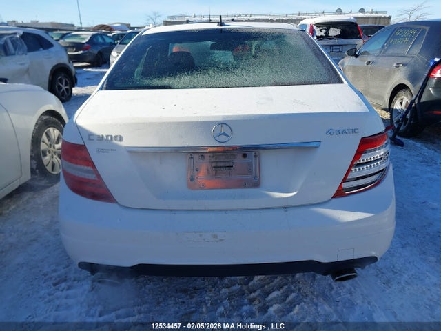 Mercedes-Benz C 300 4matic 2014 WDDGF8AB2EA948483 Image 16