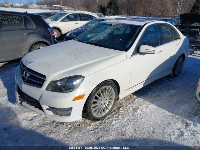Mercedes-Benz C 300 4matic 2014 WDDGF8AB2EA948483 Image 2