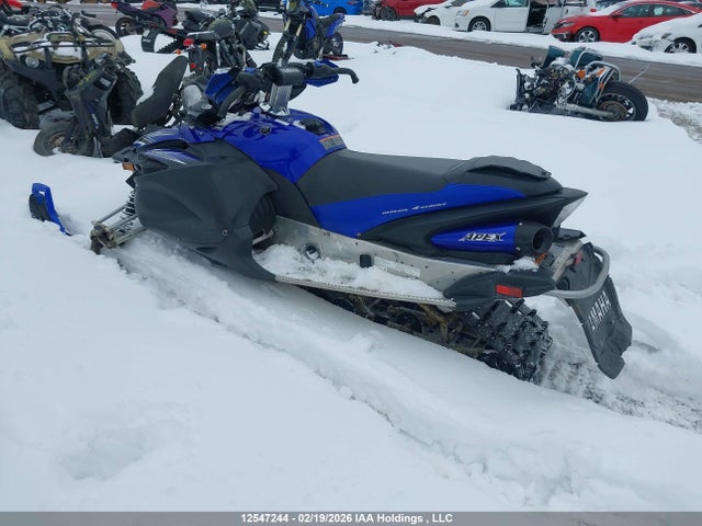 12547244 :رقم المزاد ، JYE8HG003BA001543 vin ، 2011 Yamaha  مزاد بيع