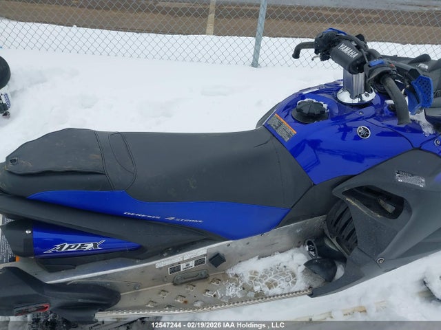 12547244 :رقم المزاد ، JYE8HG003BA001543 vin ، 2011 Yamaha  مزاد بيع