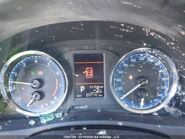 2T1BURHE8JC109489 Toyota COROLLA LE