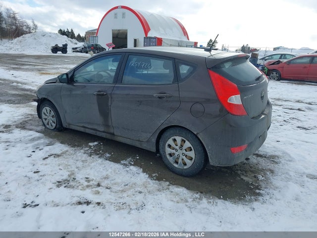 12547266 :رقم المزاد ، KMHCT5AE1FU207649 vin ، 2015 Hyundai Accent Gs مزاد بيع