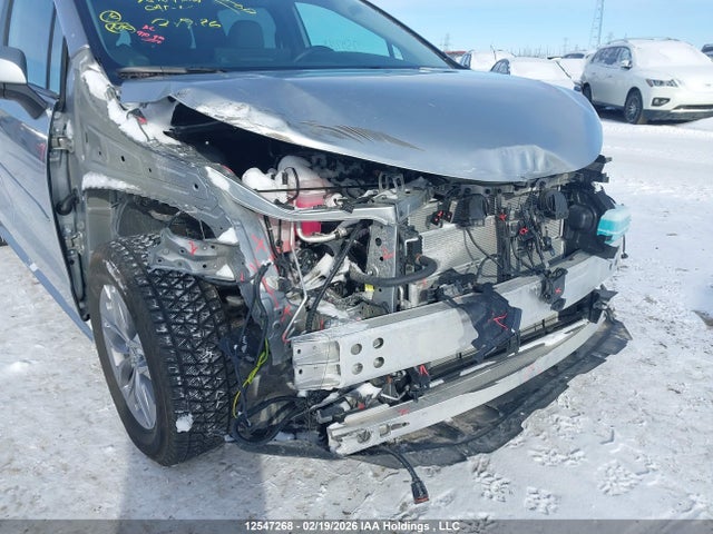 12547268 :رقم المزاد ، 5TDGRKEC3SS277616 vin ، 2025 Toyota Sienna Xle 8-passenger مزاد بيع
